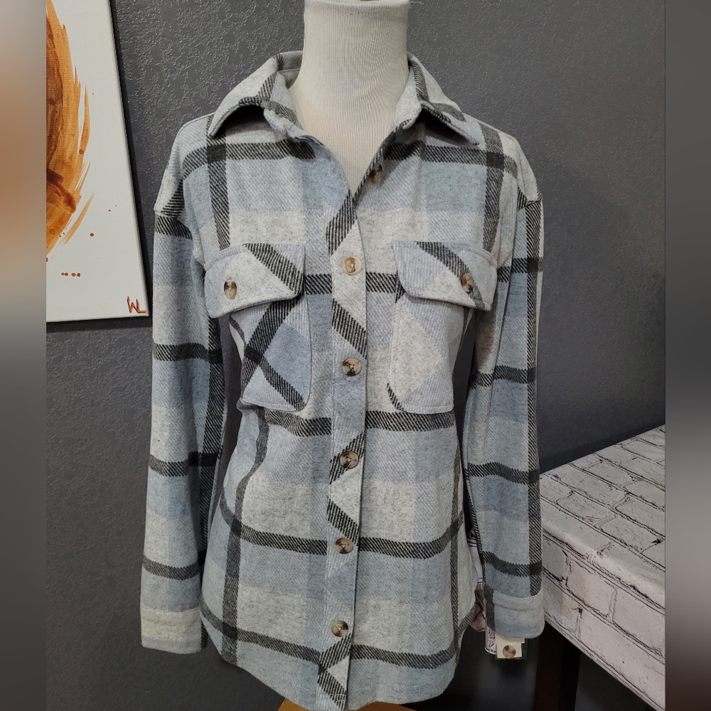 Nwt Womens Shacket Style Top